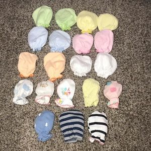 20 infant mittens